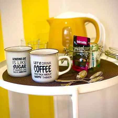 Rainbow House Ostanak kod kuće