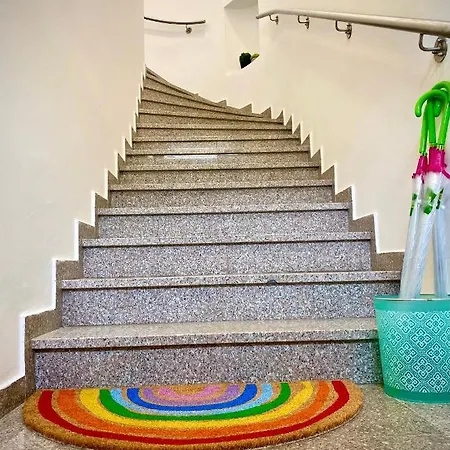 Homestay Rainbow House *